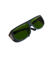 Laser safety goggles, 800–1790 nm